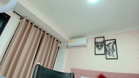 Sarahs Room online show from 03-01-25, 03:43