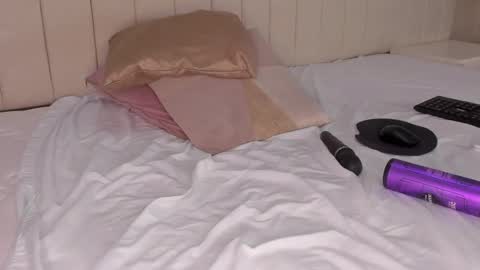 im olivia IG littleolivia01 online show from 03-01-25, 05:38