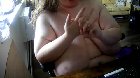 Loryn online show from 06-18-26, 11:31