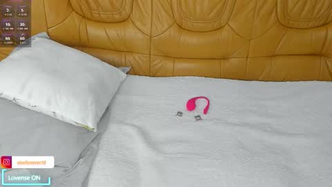 Snapshot of littlepinky77 chatting on 02-17-26, 11:40 Pinky online show from 02-17-26, 11:40