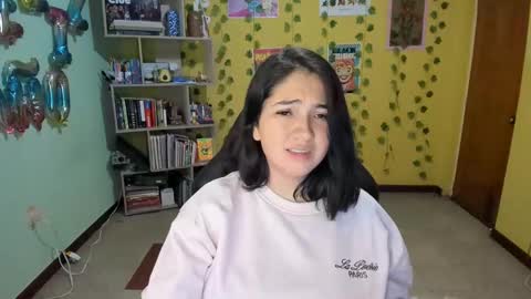 Mia  Wednesday to Sunday 730 am to 1030 am Colombian Hour D online show from 02-17-25, 04:53