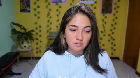 Mia  Wednesday to Sunday 730 am to 1030 am Colombian Hour D online show from 03-16-26, 02:39