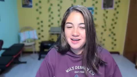 Mia  Wednesday to Sunday 730 am to 1030 am Colombian Hour D online show from 03-28-26, 05:18