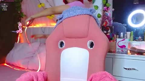 Snapshot of littlerouse_ chatting on 11-06-25, 02:12 Ruby Rouse online show from 11-06-25, 02:12