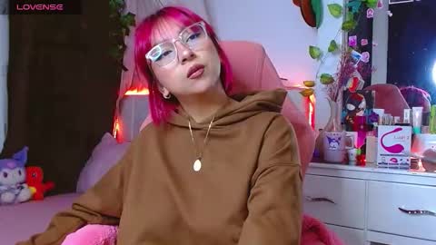 Snapshot of littlerouse_ chatting on 11-22-25, 03:05 Ruby Rouse online show from 11-22-25, 03:05