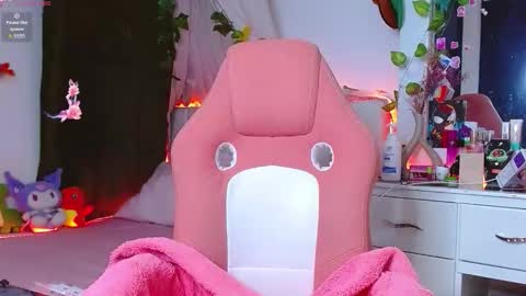 Snapshot of littlerouse_ chatting on 11-25-25, 03:28 Ruby Rouse online show from 11-25-25, 03:28