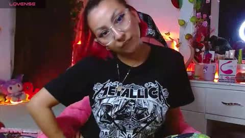 Snapshot of littlerouse_ chatting on 11-27-25, 11:18 Ruby Rouse online show from 11-27-25, 11:18