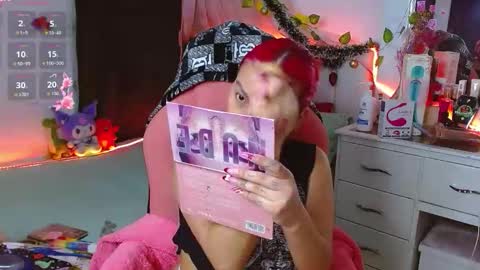 Snapshot of littlerouse_ chatting on 12-21-25, 12:07 Ruby Rouse online show from 12-21-25, 12:07