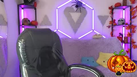 littlevixen18 online show from 10-30-25, 06:52