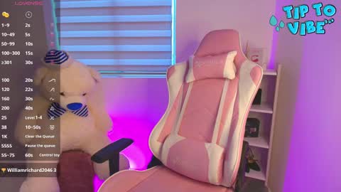 Junne liu online show from 01-18-25, 09:34