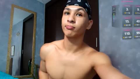 Snapshot of liuscast_22 chatting on 09-08-25, 03:22 Luis Castro online show from 09-08-25, 03:22