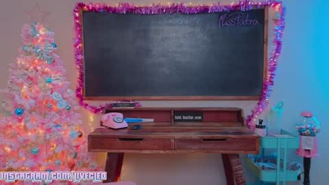 Snapshot of livecleo chatting on 11-28-25, 09:17 Cleo Patra - online show from 11-28-25, 09:17