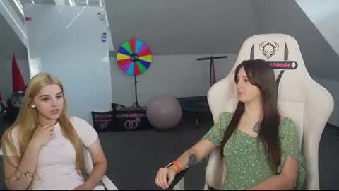 Snapshot of livehub054 chatting on 06-29-26, 10:15 Sheryl online show from 06-29-26, 10:15
