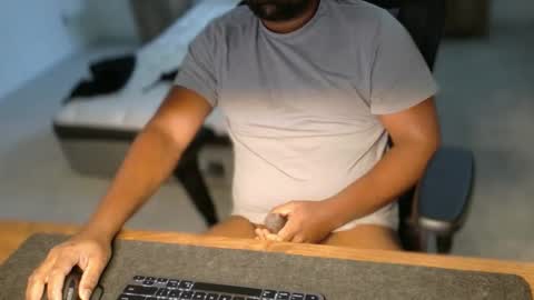 livetribber online show from 04-19-26, 01:54