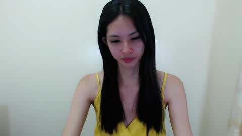 Snapshot of liviacum_ chatting on 01-15-26, 01:16 Lvia online show from 01-15-26, 01:16