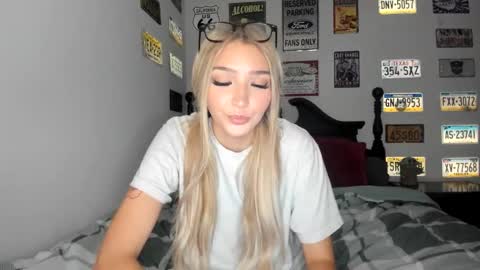 Snapshot of livvywinters chatting on 01-13-26, 04:40 Livvy online show from 01-13-26, 04:40