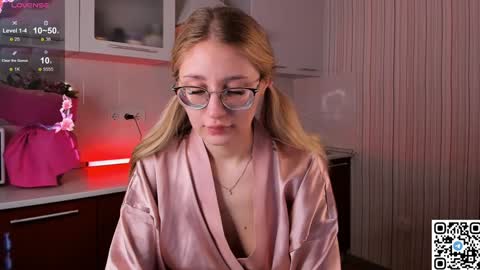 My name is Livy Nice to meet you  Thumbs up please its important online show from 02-02-25, 04:43