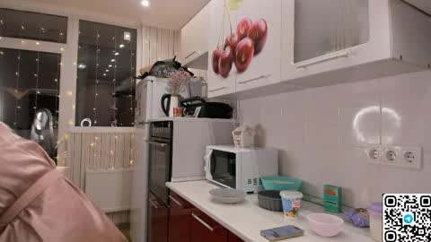 Snapshot of livyybosom chatting on 05-02-26, 06:13 My name is Livy Nice to meet you Thumbs up please its important online show from 05-02-26, 06:13