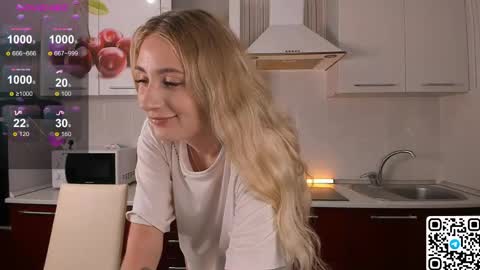 Snapshot of livyybosom chatting on 06-05-26, 04:35 My name is Livy Nice to meet you Thumbs up please its important online show from 06-05-26, 04:35