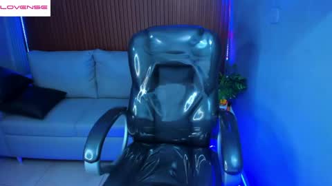 LIZ online show from 04-28-26, 02:27