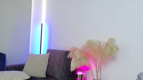 liz online show from 12-20-25, 04:47