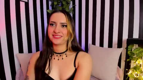 Liz  online show from 10-23-25, 01:38