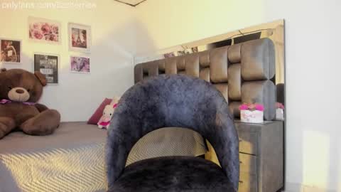 liza honey online show from 10-28-25, 04:05