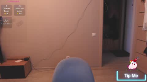 Liza Wet online show from 04-19-26, 01:16