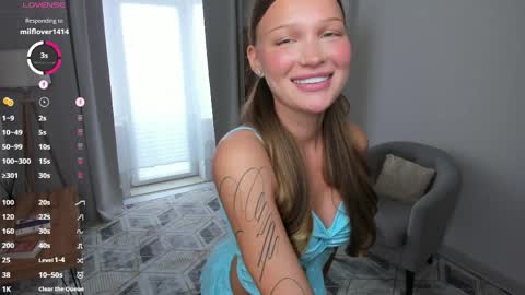 Snapshot of lizalucky chatting on 04-09-26, 12:54 Liza online show from 04-09-26, 12:54