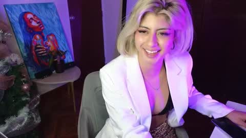 Snapshot of lizambarr chatting on 12-31-24, 11:39 Lizeth online show from 12-31-24, 11:39
