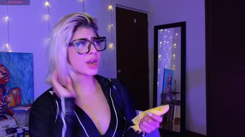 Snapshot of lizambarr chatting on 01-24-25, 04:05 Lizeth online show from 01-24-25, 04:05