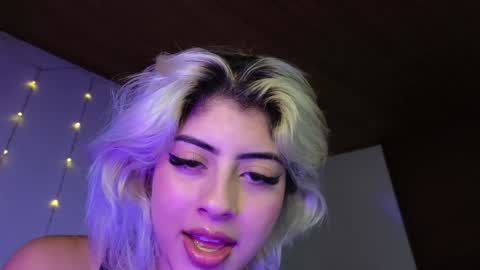 Snapshot of lizambarr chatting on 02-05-25, 10:44 Lizeth online show from 02-05-25, 10:44