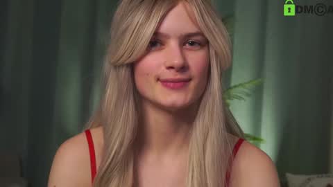 Snapshot of lizbethcoll chatting on 01-29-25, 10:43 Sunnheart online show from 01-29-25, 10:43