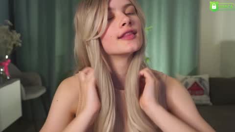 Snapshot of lizbethcoll chatting on 02-05-25, 07:20 Sunnheart online show from 02-05-25, 07:20