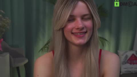 Snapshot of lizbethcoll chatting on 02-25-25, 08:30 Sunnheart online show from 02-25-25, 08:30