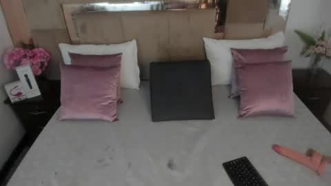 Liz  online show from 07-22-26, 07:49