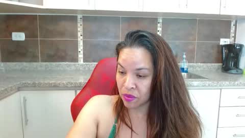 Snapshot of lizeth_bels chatting on 04-24-26, 09:17 L I Z E T H online show from 04-24-26, 09:17