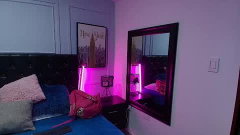 Lizz  online show from 12-22-24, 11:22