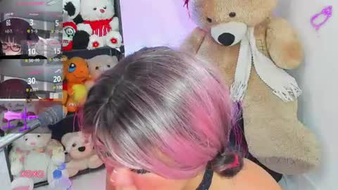 Snapshot of lizz_tender chatting on 06-18-26, 12:20 Lizz online show from 06-18-26, 12:20