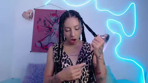 Snapshot of lizza_scott chatting on 03-06-25, 01:05 Lizza Scott online show from 03-06-25, 01:05