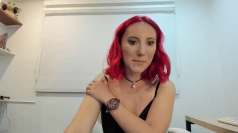 Snapshot of lizzdoux chatting on 10-08-25, 02:31 lizzdoux online show from 10-08-25, 02:31