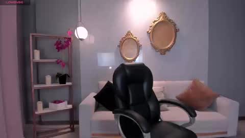 Lizzi  online show from 09-15-25, 08:42