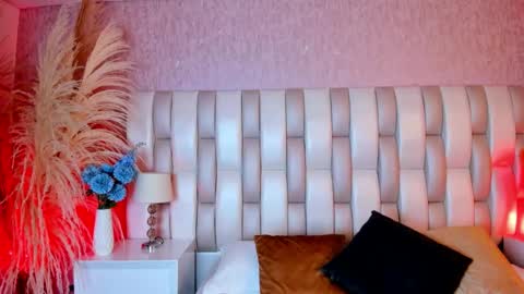 LIZZI online show from 10-24-25, 01:18