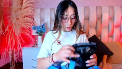 LIZZI online show from 10-25-25, 01:29