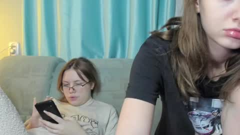 Snapshot of lizzi_muur chatting on 12-20-24, 07:28 lizzi_muur online show from 12-20-24, 07:28