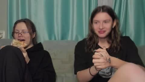 Snapshot of lizzi_muur chatting on 12-25-24, 04:54 lizzi_muur online show from 12-25-24, 04:54