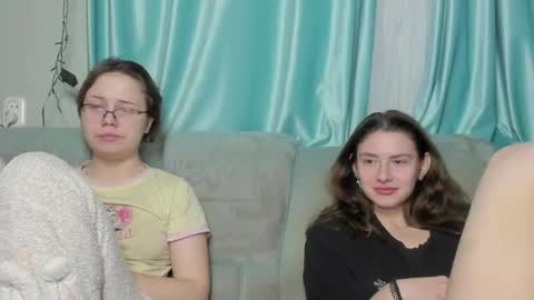 Snapshot of lizzi_muur chatting on 12-30-24, 07:11 lizzi_muur online show from 12-30-24, 07:11