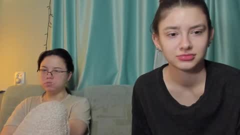 Snapshot of lizzi_muur chatting on 01-18-25, 07:04 lizzi_muur online show from 01-18-25, 07:04