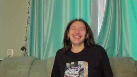 Snapshot of lizzi_muur chatting on 01-21-25, 01:00 lizzi_muur online show from 01-21-25, 01:00