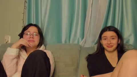 Snapshot of lizzi_muur chatting on 01-22-25, 03:40 lizzi_muur online show from 01-22-25, 03:40